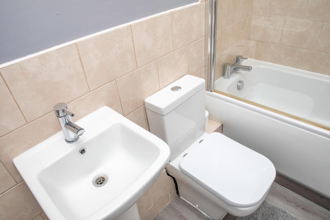 Leeds City Centre Spacious House Free Parking And Wi-Fi Exteriör bild